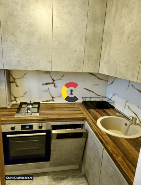Garsoniera moderna cu balcon inchis, Marasti, zona UTCN
