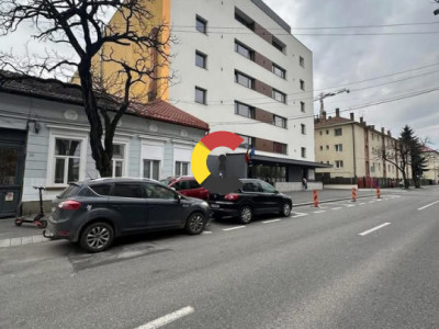 Vis a vis de noul sediu al Facultății de Drept UBB - P-ta Cipariu 