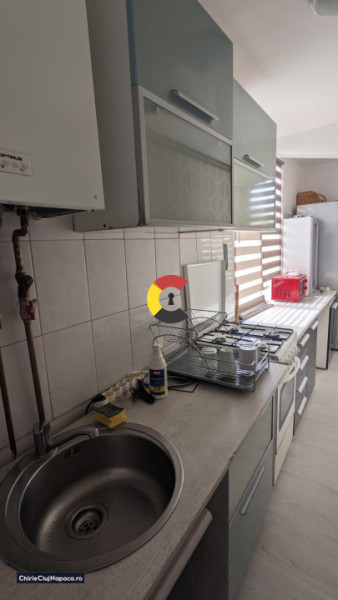 Apartament studentesc cu 2 camere decomandate in spate la Iulius Mall.