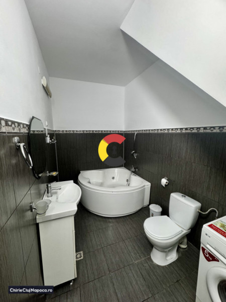 Spatiu de birouri, 4 camere, Gruia, zona 7 strazi, parcare