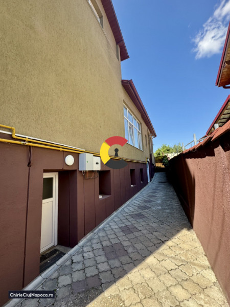 Casa cu 4 camere, Gruia, zona 7 strazi, parcare