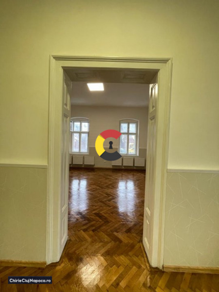 Casa nemobilata, 60 mp, 2 camere, Centru, zona Parcului Central