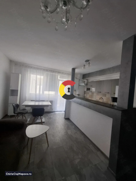 Apartament 2 camere / zona vivo/ loc de parcare/central proprie / 400 €