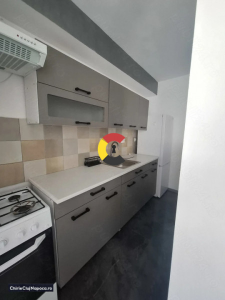 Apartament 2 camere / zona vivo/ loc de parcare/central proprie / 400 €