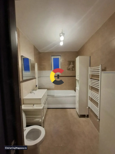 Apartament 2 camere / zona vivo/ loc de parcare/central proprie / 400 €