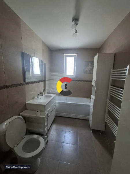 Apartament 2 camere / zona vivo/ loc de parcare/central proprie / 400 €