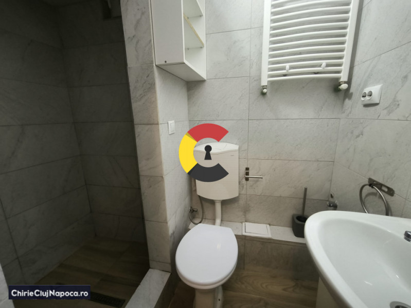 Ap. cu 2 dormitoare si 2 bai, fix in Centrul Clujului, langa Facultati
