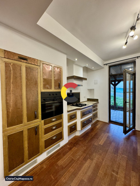Apartament spatios cu 3 camere si gradina, Zorilor, zona Golden Tulip, parcari