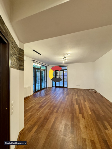 Apartament spatios cu 3 camere si gradina, Zorilor, zona Golden Tulip, parcari