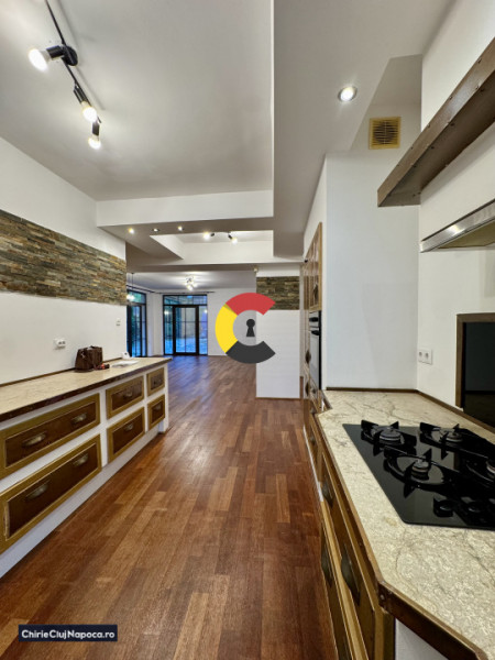 Apartament spatios cu 3 camere si gradina, Zorilor, zona Golden Tulip, parcari