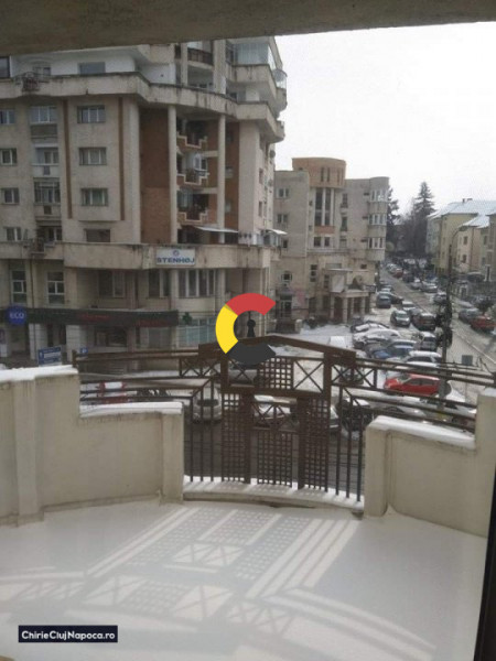 Ap cu 2 camere + terasă, in P-ta Cipariu aproape de Iulius si Centru!