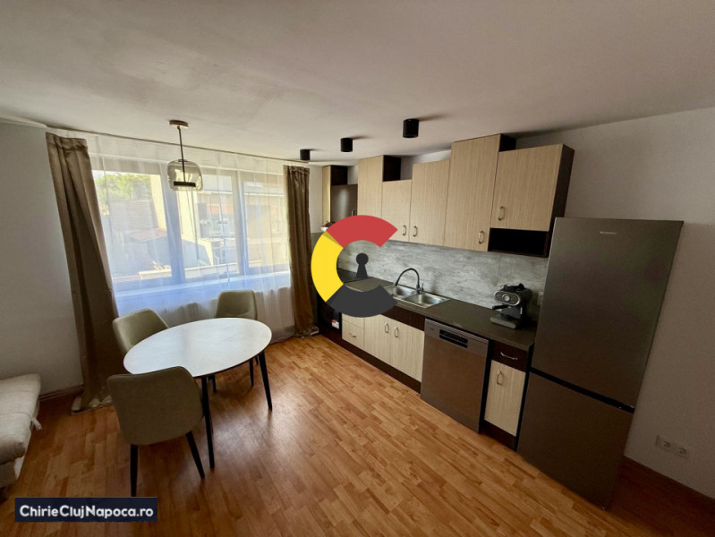 Apartament cu 2 camere, Europa, zona Golden Tulip, parcare si zona BBQ