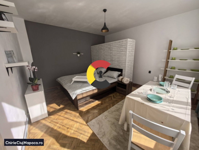 Apartament 2 camere decomandate + balcon, zona Piata Cipariu