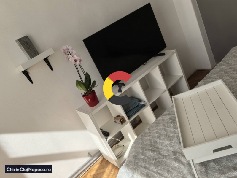 Apartament 2 camere decomandate + balcon, zona Piata Cipariu