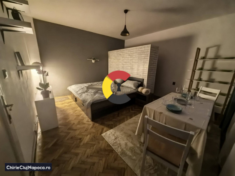 Apartament 2 camere decomandate + balcon, zona Piata Cipariu