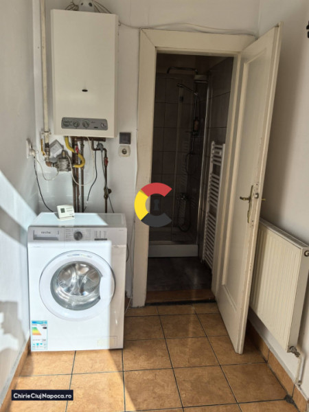 Apartament 2 camere decomandate + balcon, zona Piata Cipariu