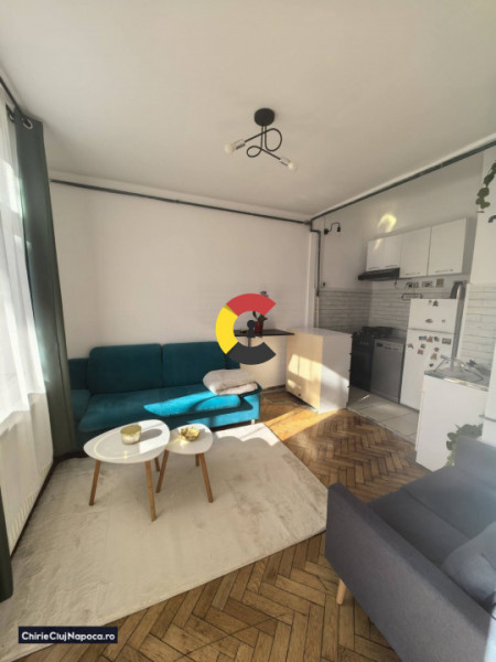 Apartament 2 camere decomandate + balcon, zona Piata Cipariu