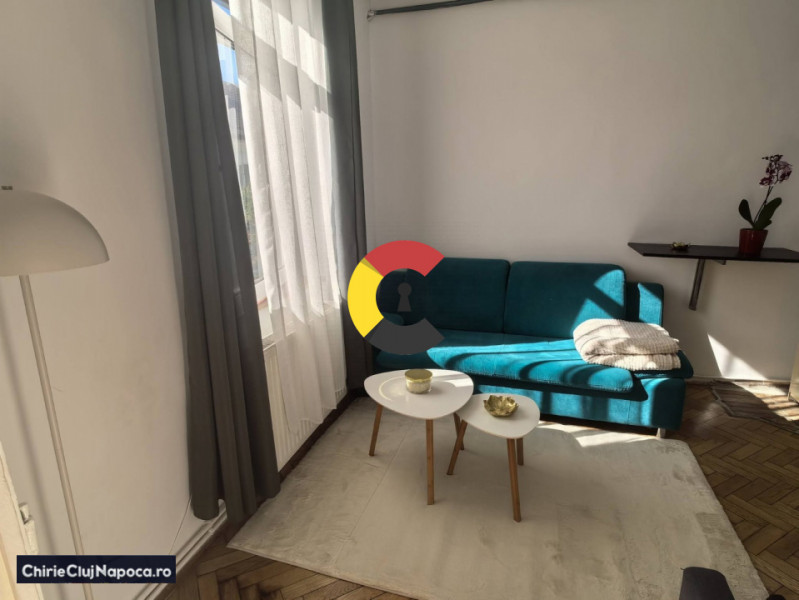 Apartament 2 camere decomandate + balcon, zona Piata Cipariu