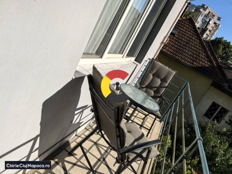 Apartament 2 camere decomandate + balcon, zona Piata Cipariu
