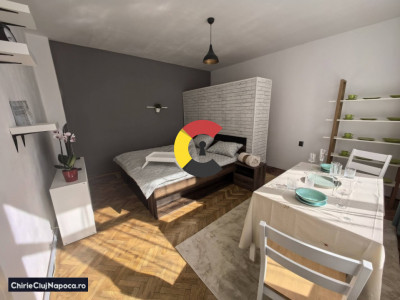 Apartament 2 camere decomandate + balcon, zona Piata Cipariu