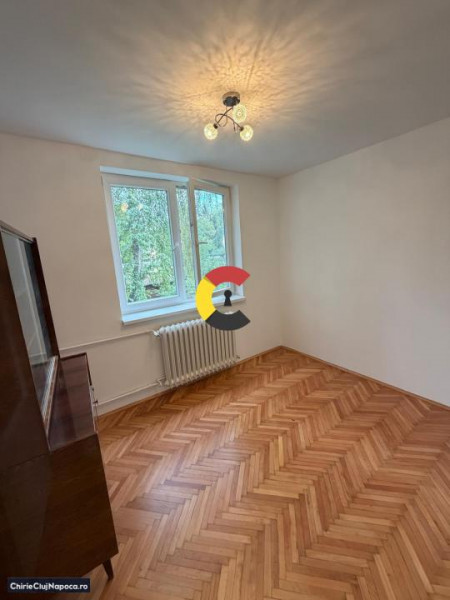 Apartament cu 3 camere în Plopilor Vechi