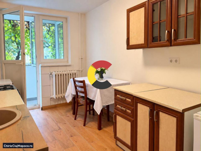 Apartament cu 3 camere în Plopilor Vechi
