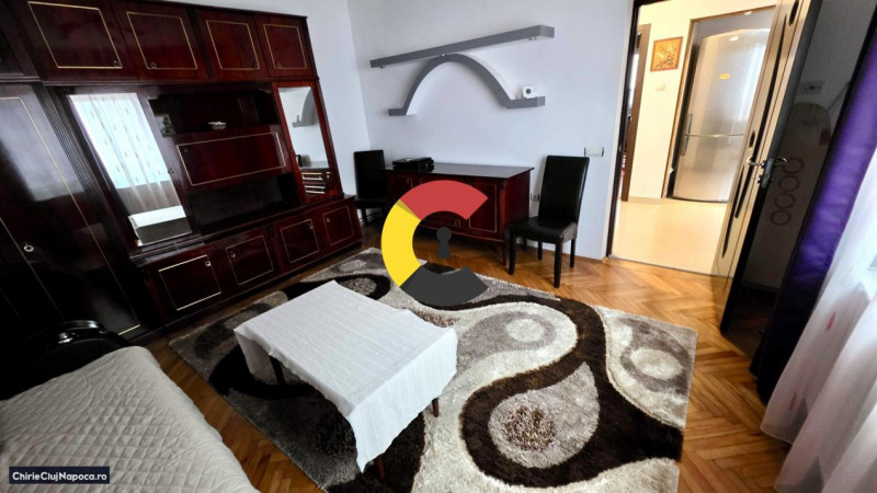 Casa cu 3 camere si curte comuna, Dambul Rotund, zona 18GYM, parcare