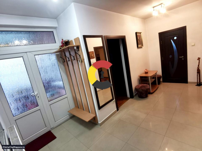Casa cu 3 camere si curte comuna, Dambul Rotund, zona 18GYM, parcare